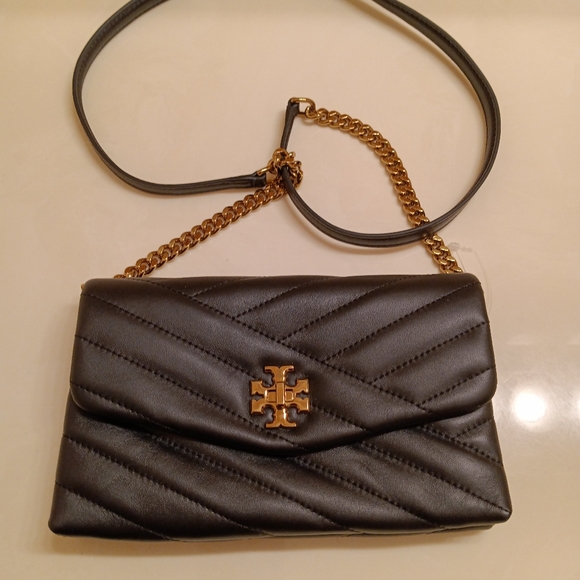 Tory Burch designer mini bags Kira Chevron Chain Wallet in Black mainTory Burch - Picture 6 of 13